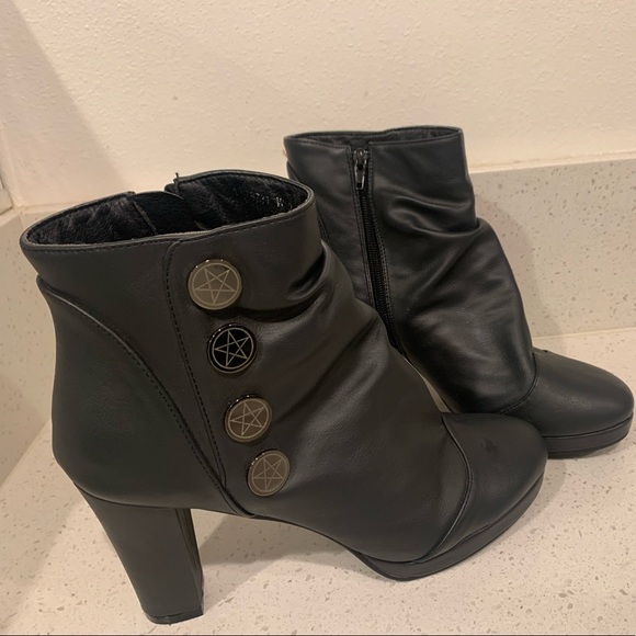Hot topic Dark coven button booties size 10 - Picture 5 of 6